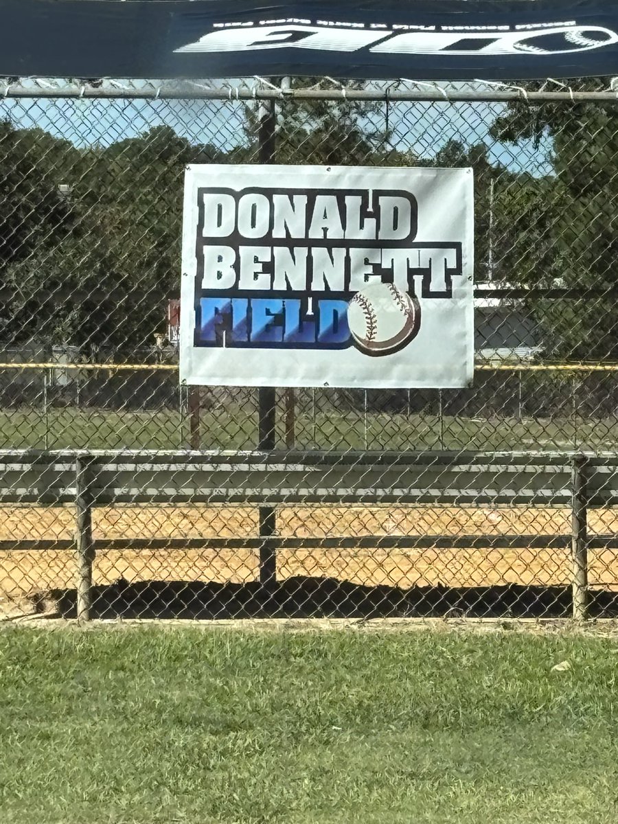 5StarBennett's tweet photo. This is something I never thought about but it happened! Hard work was noticed and still have more work to do! Thanks to all the people that made this happen! I am Blessed! https://t.co/RiuOWyanpm