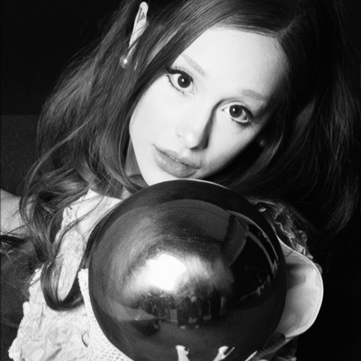 3bubblestall's tweet photo. 🦇🍎 — they’re both so vampy https://t.co/uEuuzS7k5x