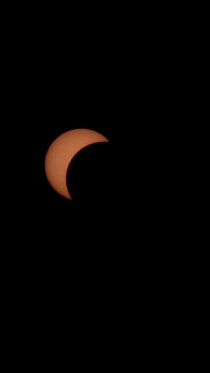 Bigcao38's tweet photo. Looking back a month with this magnificient photo of the eclipse 

#pictures
#photography https://t.co/F6u2sd5APN