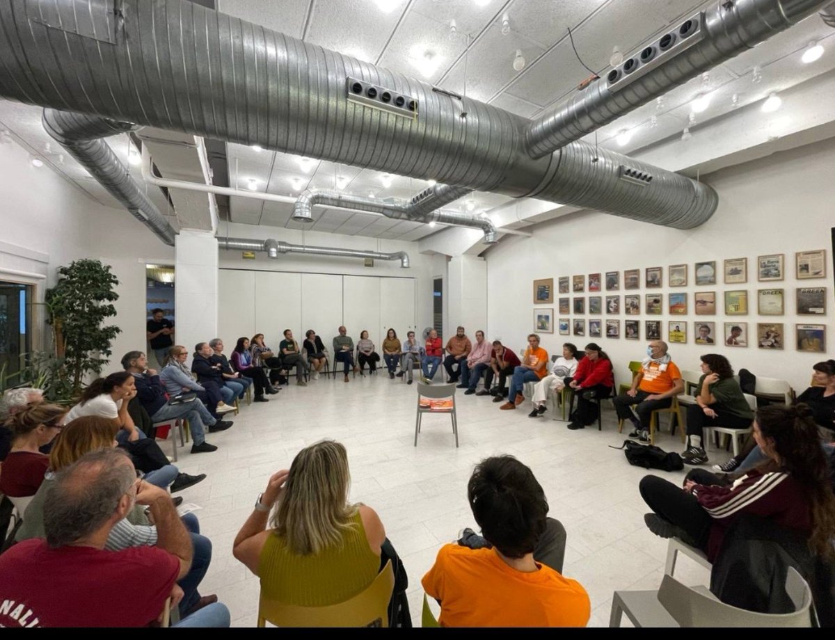 AVRetiroNorte's tweet photo. @europapress Su partido a través de Andrea Levy censuró un acto el 22 octubre 2025  en un centro cultural mumicipal  donde MariCarmen quería contar su situacion al vecindario .Tuvo que hacerlo en greenpeace . https://t.co/dVs8Vl7rKo