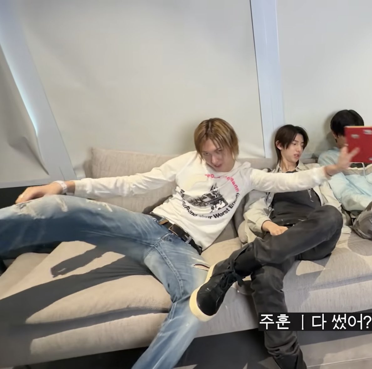 20for03's tweet photo. 90% legs https://t.co/HtS62XtEjw