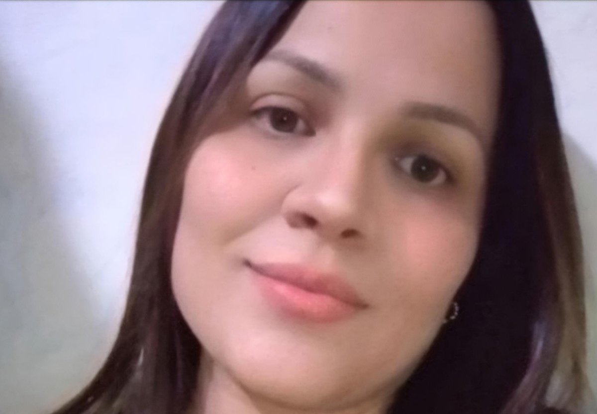 nelsonpvzla2's tweet photo. Ella es Veruzka Vanessa Villegas, presa política desde 2025. Fue secuestrada en su casa delante de sus cuatro hijos pequeños; su único "delito" fue no saber dónde estaba su exesposo, de quien tenía años separada.
  
Ha sido brutalmente torturada, su condicion actual de salud se ha deteriorado gravemente debido al encierro y a la pésima alimentación.

¡Exigimos su LIBERTAD PLENA E INMEDIATA, el respeto a su derecho a la salud y el cese definitivo de la violación de sus derechos humanos! #QueSeanTodos