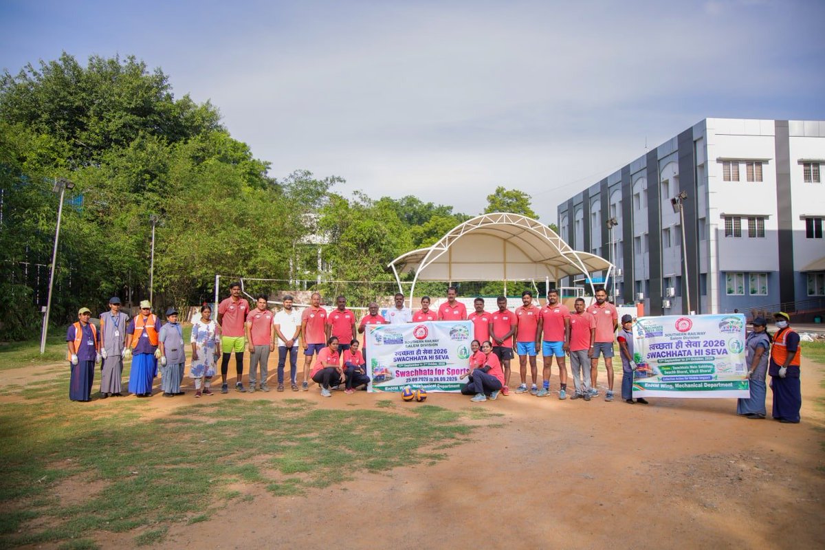 GMSRailway's tweet photo. Where Sports Meets Sanitation!
Salem Division held cleaning drives in various districts and a volleyball activity at the Divisional Office promoting fitness and cleanliness. ✨
#SwachhataHiSeva #Salem #SouthernRailway #IndianRailways #SHS https://t.co/NwIVFDdu3w