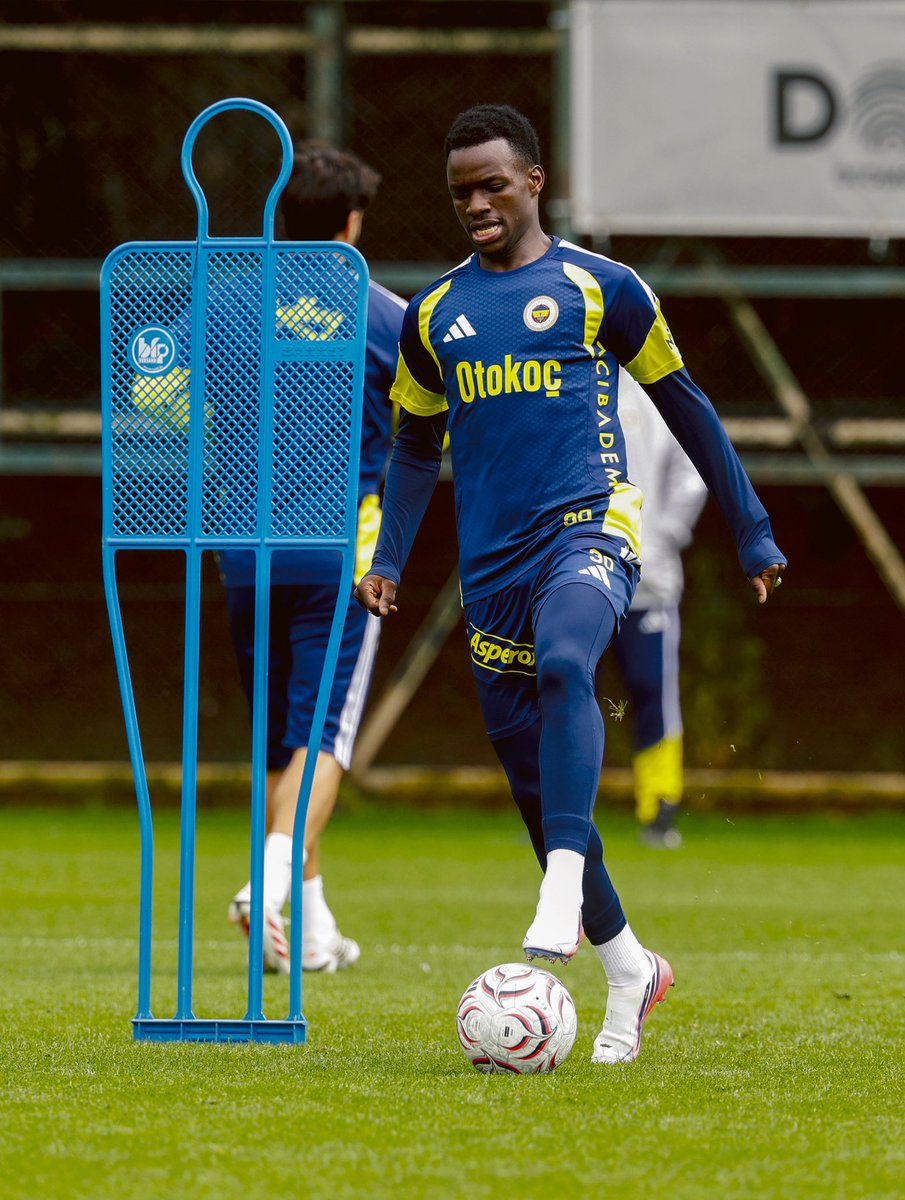 Amarahady30's tweet photo. Been a long Time 🥹💙💛 https://t.co/LeN0uHQj3R