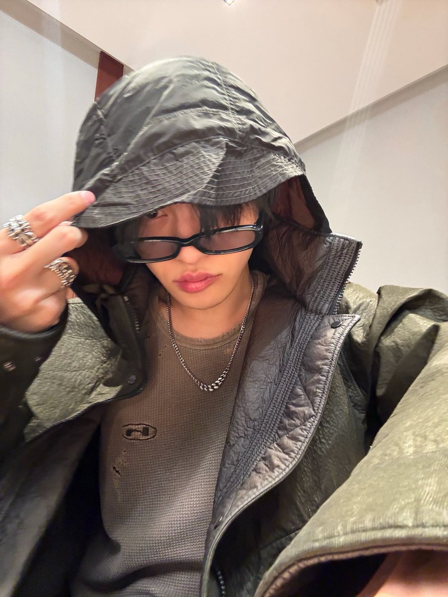 lindwells22LEO's tweet photo. @ciergeLASKAR Sorry sorry gua gak bermaksud buat ganteng /kecubit/ woi lu boleh nafsu sama gw tapi jangan gitu ya gw udah wudhu /angkat derajatnya/ eh udah bisa? Gua ini mau ngegame dulu, can you stop teriak ganteng terus? /buang pramuka/ https://t.co/cwmSJoiS4b