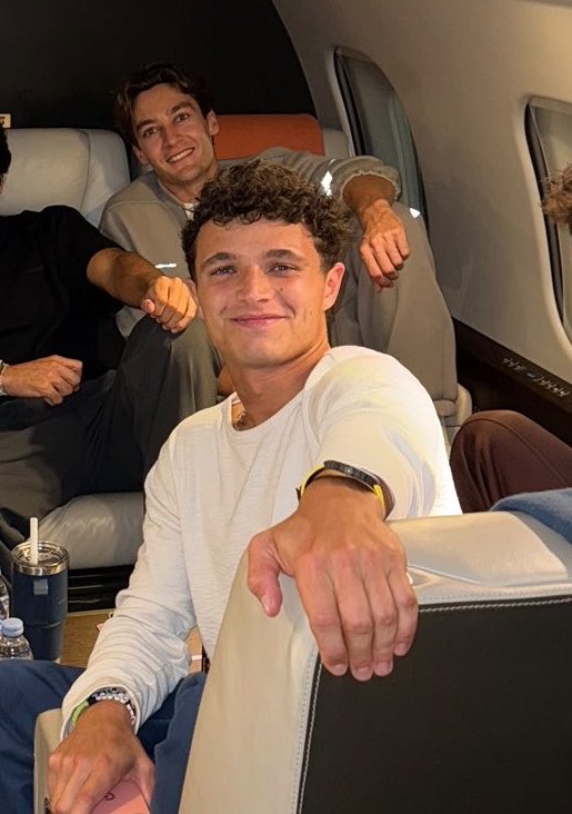 norrussellfiles's tweet photo. norrussell flying together😭❤️‍🩹 https://t.co/U5UYdcOSlr