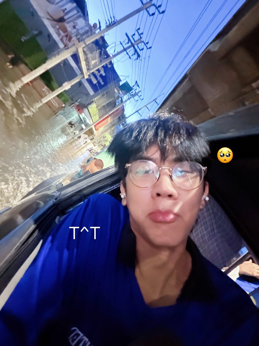 ChokunPicture03's tweet photo. IG post 280926

น้ำยังไม่ลดเลย 😭 hope everyone stays safe นะครับ 🫶🏻 ขอให้ทุกคนปลอดภัยนะ ( กุนติดอยู่ในห้องมาเป็นเวลาหลายวัน ;-; )

(1)
#PROXIEChokun #PROXIEth https://t.co/MlmyIzuOCl