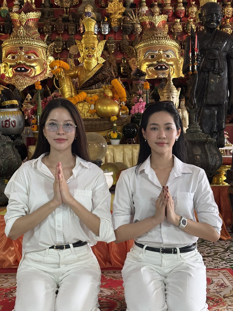 nimbexxx_'s tweet photo. นอกจากตามมาเกิดเป็นคู่บุญ ก็ยังจะมาทำบุญร่วมชาติตักบาตรร่วมขันกันไปอีก

เอาเลยจ๊ะพ่อแม่ ลูกเต็มบ้านทองส์เต็มเมืองแล้ว

#puinoonbint https://t.co/Mk5srmNCGB