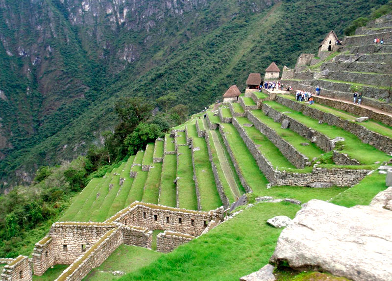 godsofourlands's tweet photo. Machu Picchu sits at about 2,430 m (7,970 ft) above sea level.

It was built around 1450 as a royal estate for the Inca emperor Pachacuti. Recent radiocarbon dating suggests people lived there as early as about 1420. ⛰️
#MachuPicchu https://t.co/DfsC4csRvq
