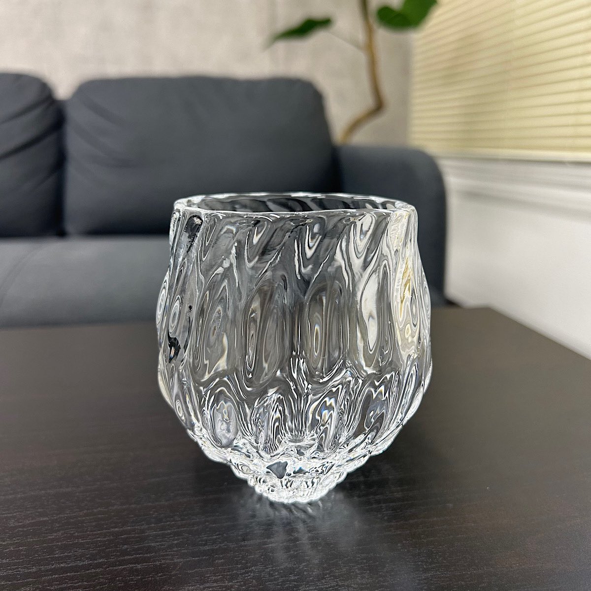 show_mon_art's tweet photo. Discover the Whisky Glass series by glass artist Yoshikazu MORITOU, featured on national TV!

Handcrafted with elegant design, these unique glasses tilt and stop at an angle when knocked over. A stylish touch for your drinks and interior! 🥃

#artforsale 

https://t.co/jOWF2rFI8f https://t.co/KRyp1lTc1t