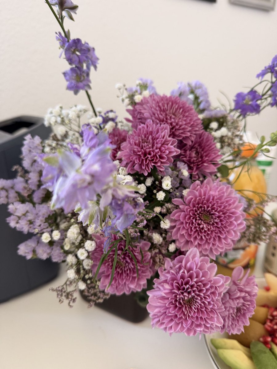 Jeanwandimi's tweet photo. I received some unexpected happy “4 years in Germany” flowers yesterday.

What a trip it has been! 4 years has felt like 2. Grateful to God. 💜💕💙💖 https://t.co/VdFv6uZCRz