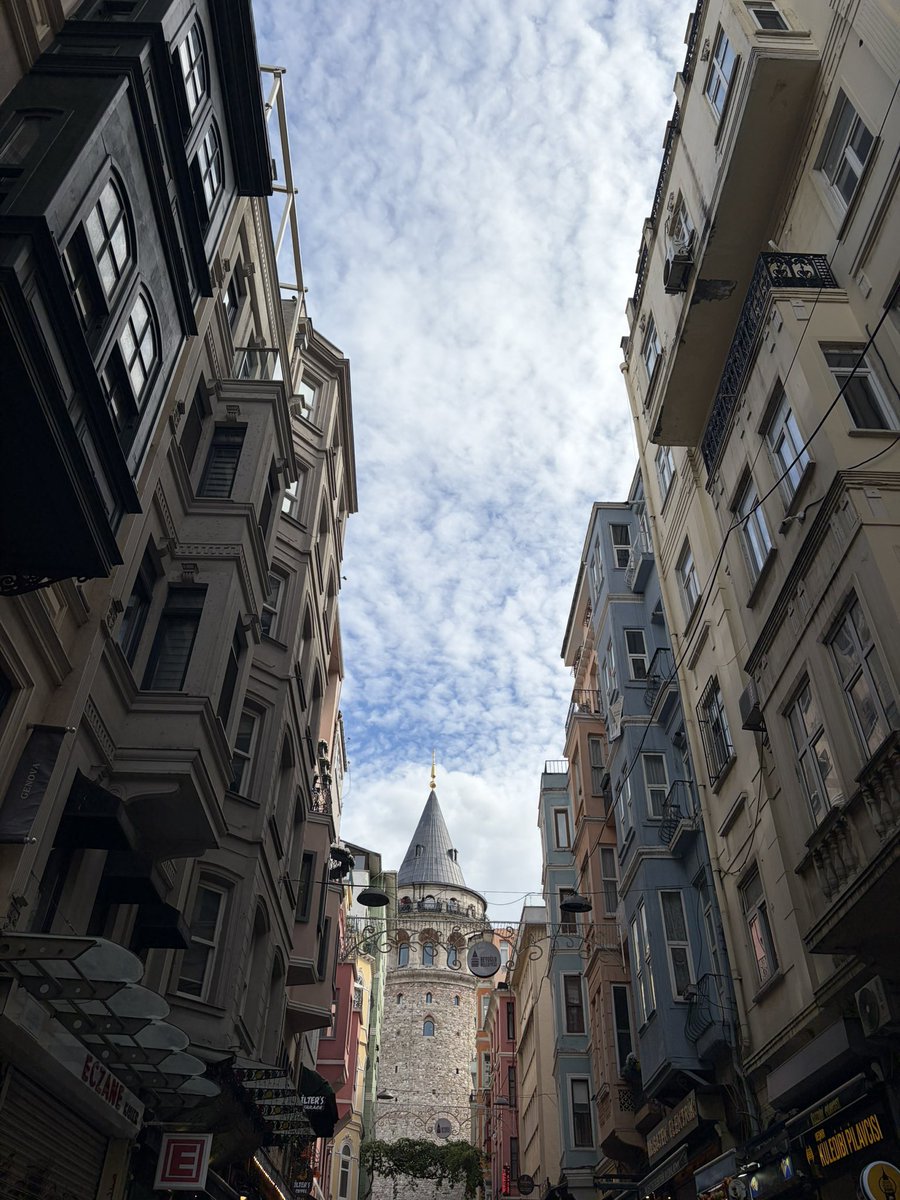 mariannee2016's tweet photo. Bu bir veda, bir tebessüm.. https://t.co/NKzwDTkj9m