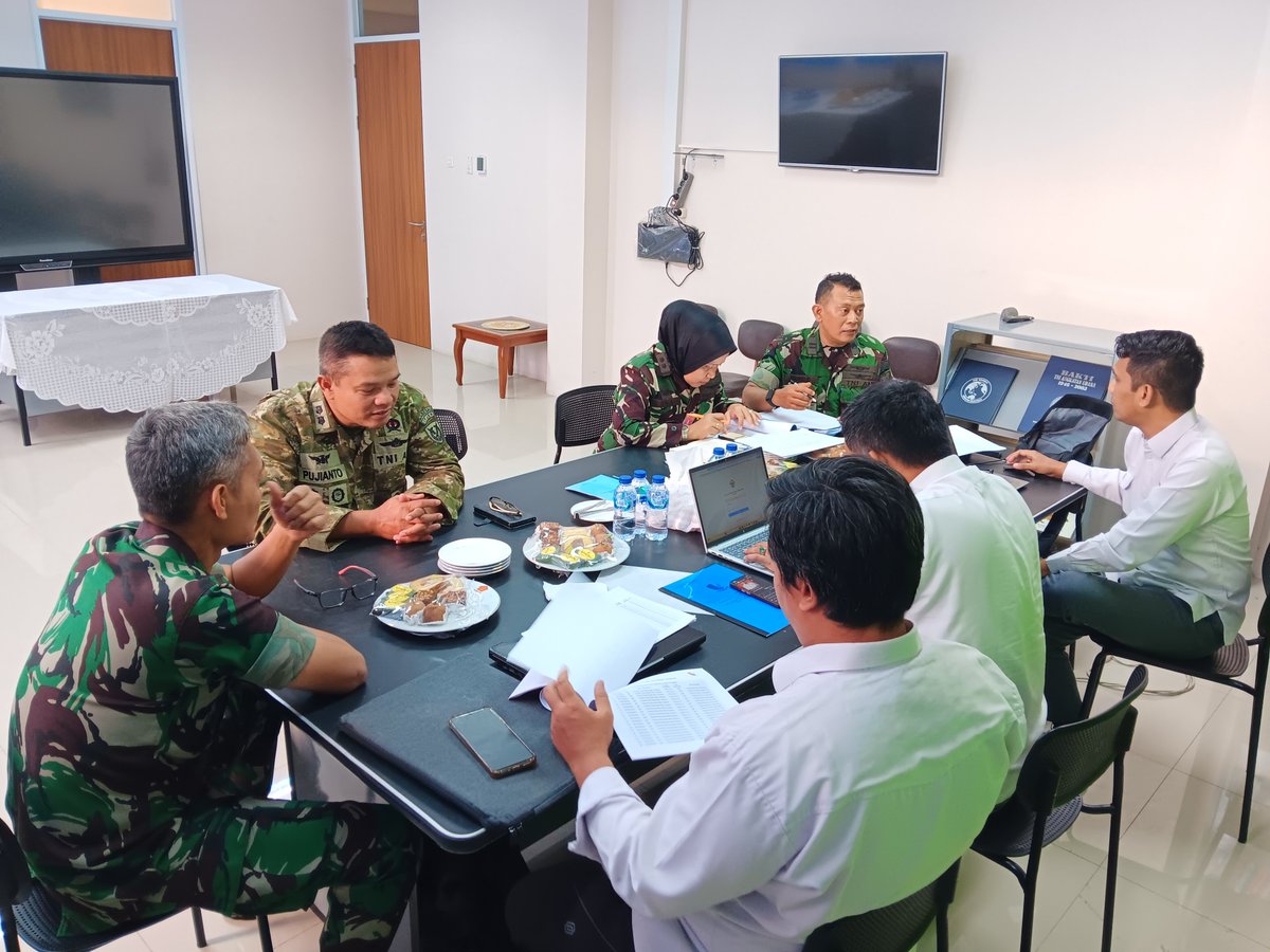 PenSulaiman's tweet photo. Tim BPK RI Laksanakan Pemeriksaan Kinerja Pengelolaan Sarana Perumahan Prajurit di Lanud Sulaiman https://t.co/2tTeIVVKSl