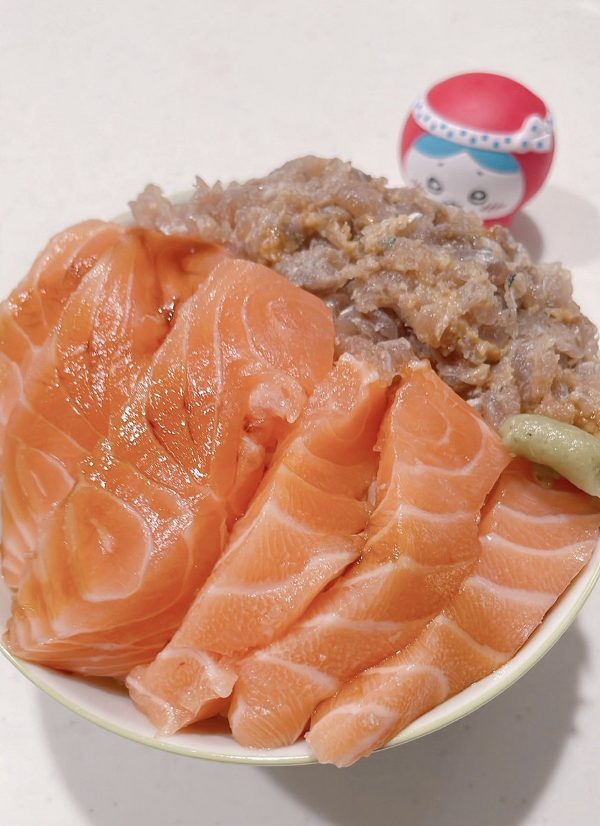 dafunisu_hamada's tweet photo. 今日もお疲れ様🌺サーモン丼でも食べて元気だそ？( ◜ᴗ◝ ) https://t.co/QFUC15gO7q