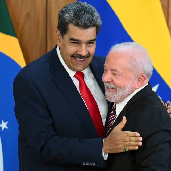 Rconstantino's tweet photo. Se Lula for reeleito, vai acelerar a transformação do Brasil numa ditadura comunista, inspirado em seus companheiros Ortega (Nicarágua), Maduro (Venezuela), Xi Jinping (China) e Putin (Rússia). Quem é democrata não vota no PT! https://t.co/iNCBLWEKQf