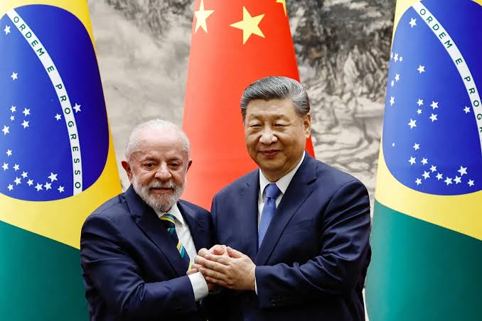 Rconstantino's tweet photo. Se Lula for reeleito, vai acelerar a transformação do Brasil numa ditadura comunista, inspirado em seus companheiros Ortega (Nicarágua), Maduro (Venezuela), Xi Jinping (China) e Putin (Rússia). Quem é democrata não vota no PT! https://t.co/iNCBLWEKQf