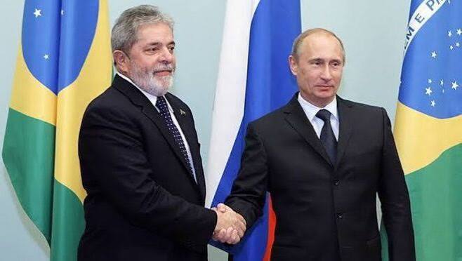Rconstantino's tweet photo. Se Lula for reeleito, vai acelerar a transformação do Brasil numa ditadura comunista, inspirado em seus companheiros Ortega (Nicarágua), Maduro (Venezuela), Xi Jinping (China) e Putin (Rússia). Quem é democrata não vota no PT! https://t.co/iNCBLWEKQf
