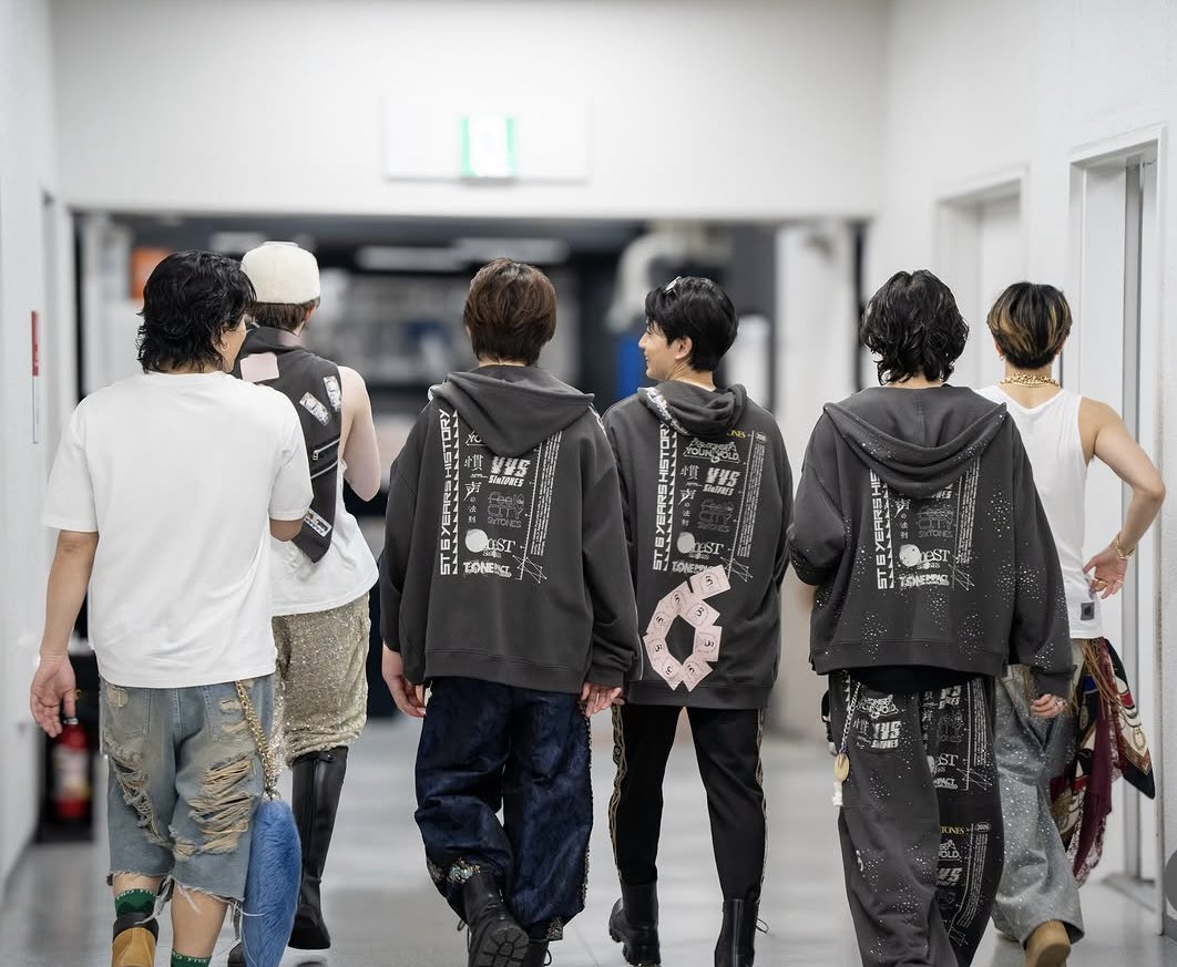 blue__orbits's tweet photo. 愛くるしい背中×6🥹 https://t.co/YRw1A5D0pM