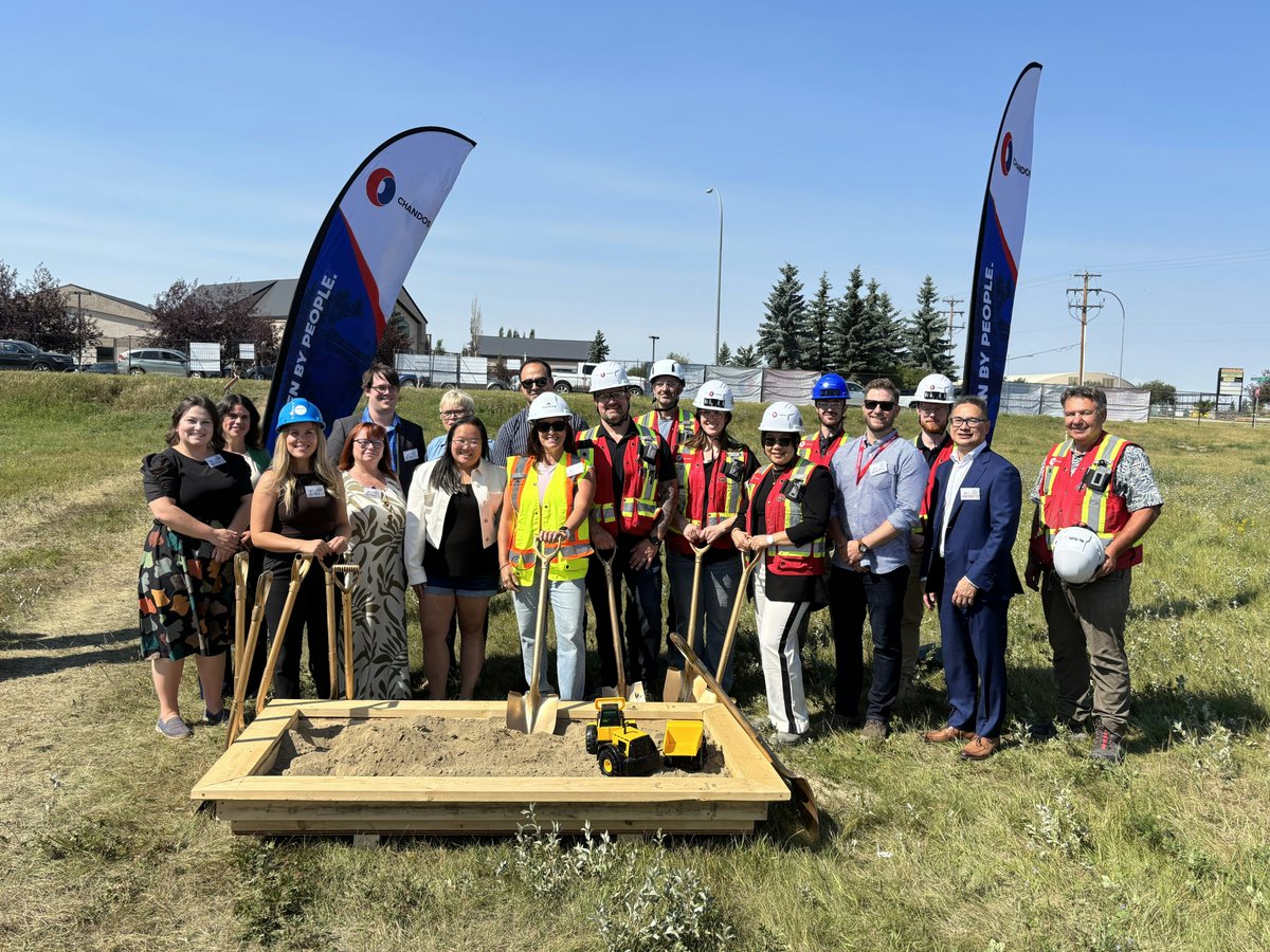 ChandosLTD's tweet photo. Our Calgary team recently joined the True North Society to celebrate the groundbreaking of its Continuum of Care and Wellness Hub in Strathmore. Once complete, the three-storey facility will provide safe, supportive housing for the community. 

#StrathmoreAB #AffordableHousing https://t.co/9sOQFmu39T