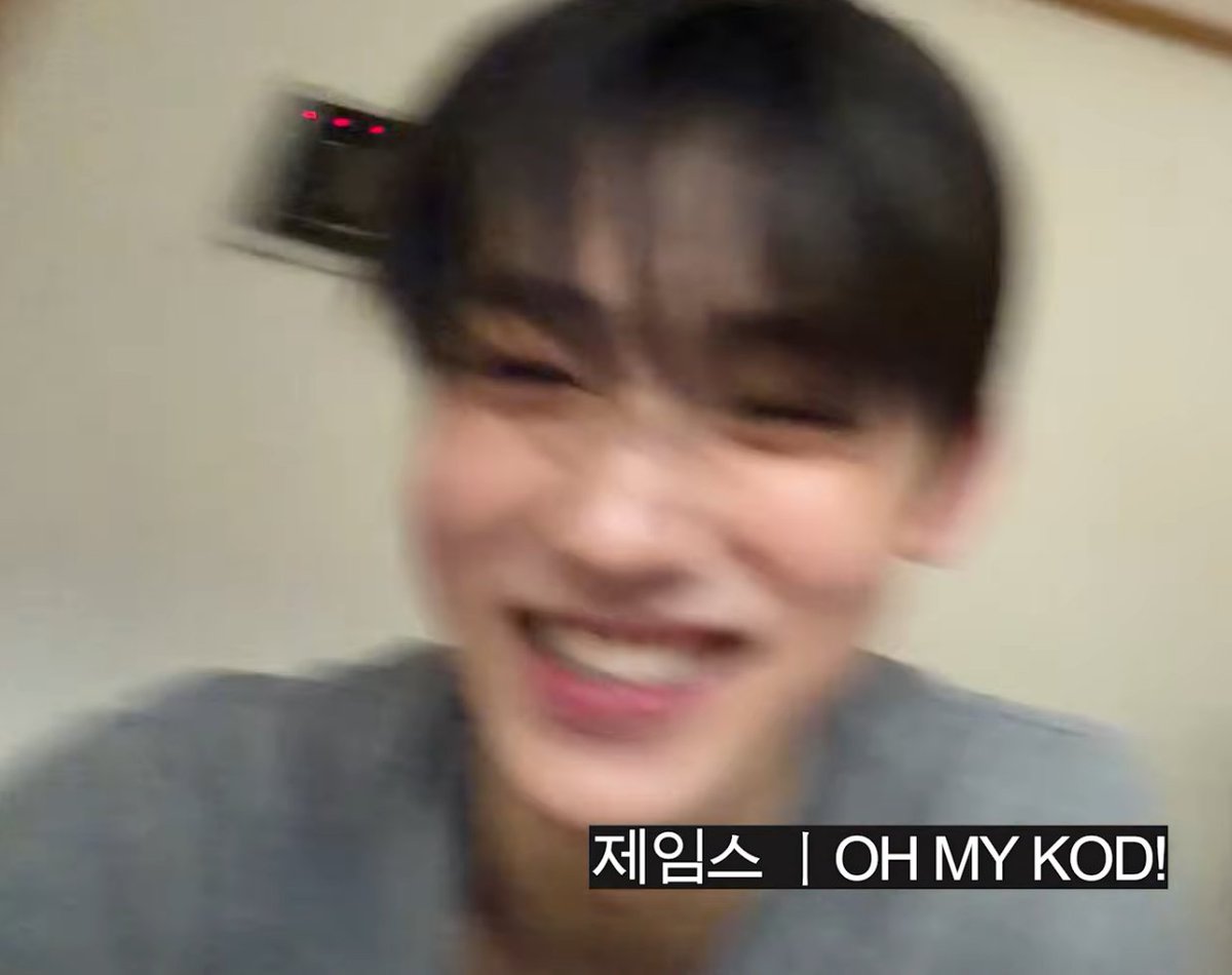 cortis_zip's tweet photo. even blurry, happiness looks so good in him 🥹🥹 https://t.co/cNfR0ku9CP