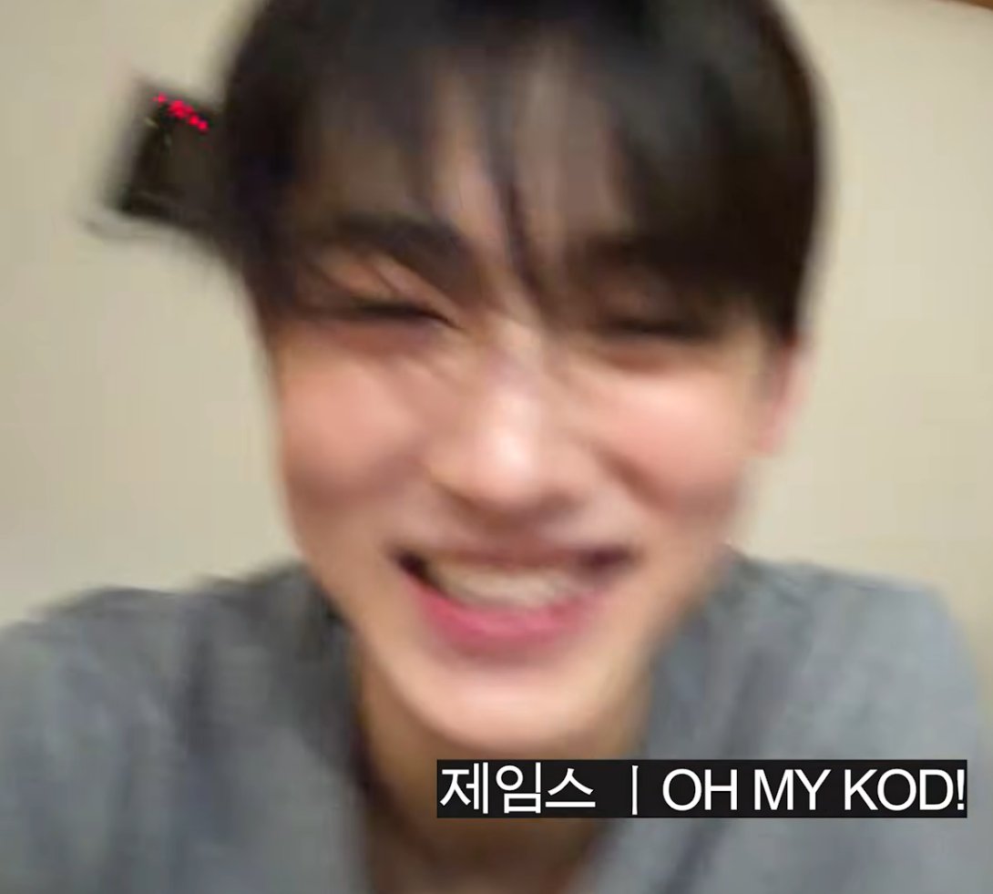cortis_zip's tweet photo. even blurry, happiness looks so good in him 🥹🥹 https://t.co/cNfR0ku9CP