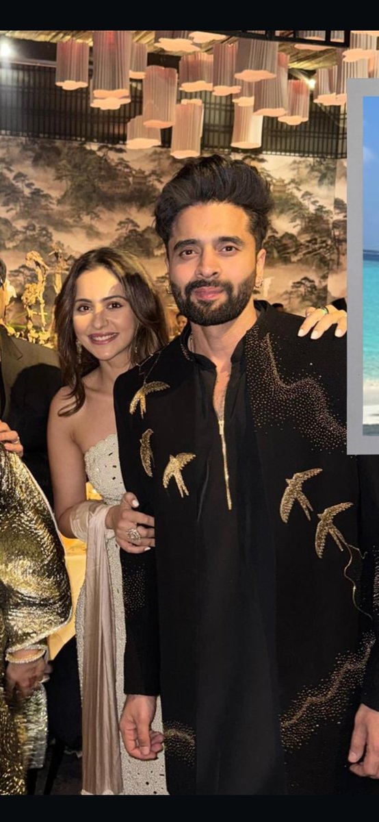 _AmanJi's tweet photo. Breaking 🚨 
Income Tax Department conducted search operations in Mumbai targeting locations linked to producer Vashu Bhagnani of Pooja Entertainment, Panorama Studios, and actress Rakul Preet Singh, who is married to producer Jackky Bhagnani. https://t.co/V9gNstHwrg