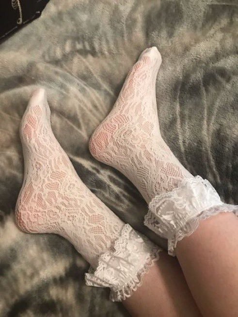 gentleescape's tweet photo. lacey girl https://t.co/ll7r0aD6ym