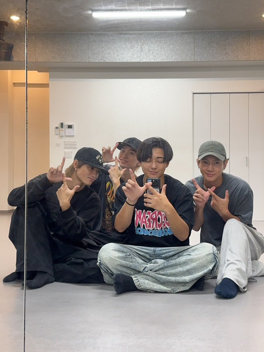 ryuta_urahara's tweet photo. 我々ジョニーズJr.(非公式)と共に最高の7分をつくろうぜ！ https://t.co/RDXYr6LMlp