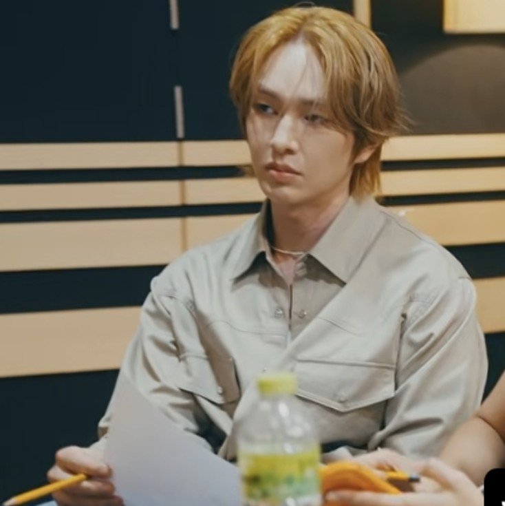 onkey_1423's tweet photo. Jinki in serious mode is really attractive 🫠🫰🏼 https://t.co/qvYjMlBGzt