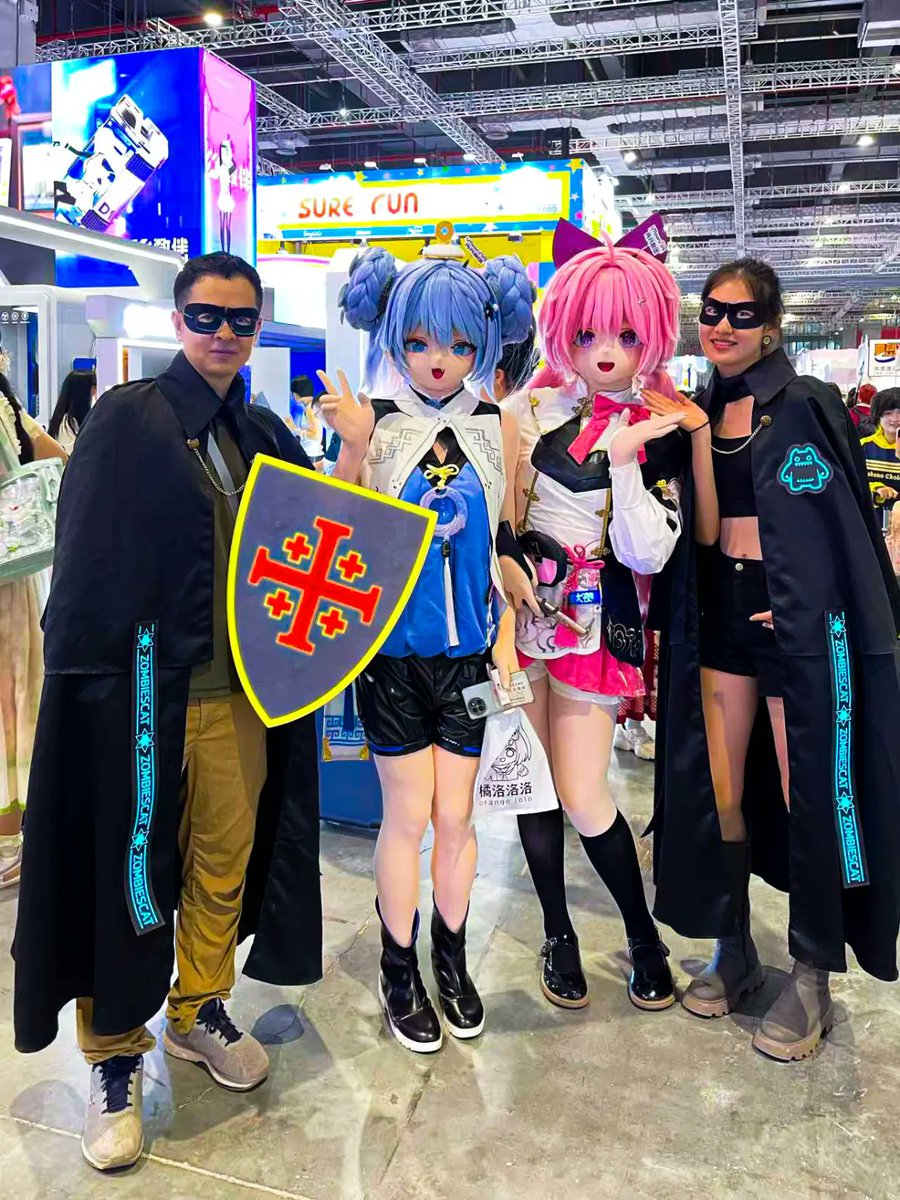 m_dougla_50_7cf's tweet photo. Just spent the best day ever at the annual comic con, met amazing creators, scored exclusive merch and ran into so many cool fellow fans—can’t wait for next year! https://t.co/OfQHtd0Xg1
