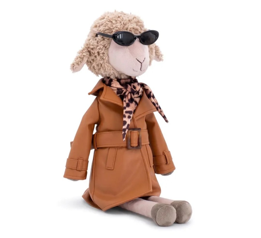 Renniket's tweet photo. Thought this outfit would suit her #DawnBellwether https://t.co/np2pKJyumF