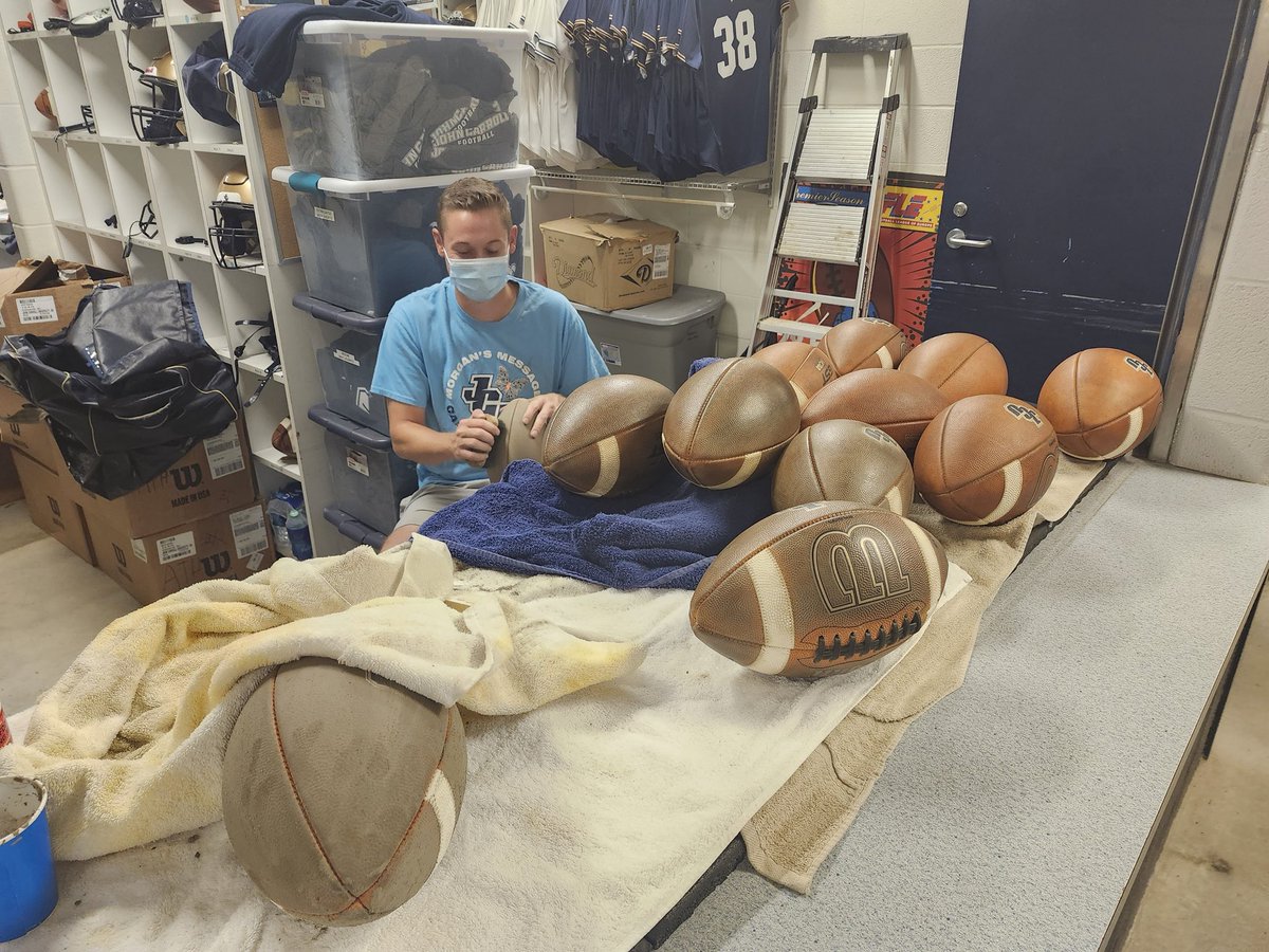 coachDeanPaul's tweet photo. In honor of National Equipment Manager Week, we’d like to thank our Head Equipment Manager, Shawn Cronin.  Shawn goes the extra mile for @jcusports, and we truly appreciate all he does.  “Crone Dog” is the best. 

Thank you, Shawn for making a difference. https://t.co/2uzysLGbOR