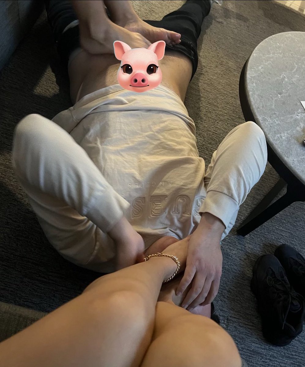 lenaherrin2's tweet photo. Hättest du Lust, von zwei Studentin gleichzeitig dominiert zu werden, oder ist dir das zu extrem? 🤔💗
Zusammen https://t.co/x5Xkpzmc20