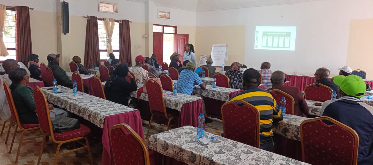 KoanKenya's tweet photo. Cynthia from @RegenOrganics trained farmers &amp; agents in Matuu on EverGrow Organic Fertilizer: application, quantities &amp; why Kilimohai certification matters.
Vouchers: Kshs 2,000/bag in Kirinyaga, Murang'a &amp; Machakos. Register for voucher via 📲 4831000# or Call 📞0745 341 061 https://t.co/9nIHwn3pHm