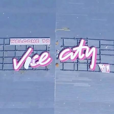 MarketCastIn's tweet photo. Rockstar Games is spending nearly $1M to welcome you to Vice City. 

A giant “Welcome to Vice City” sign now sits atop Miami’s Kaseya Center.

When your game is set in Miami, why buy a billboard when you can brand the skyline? 
@RockstarGames https://t.co/1jEEfqbmOt
