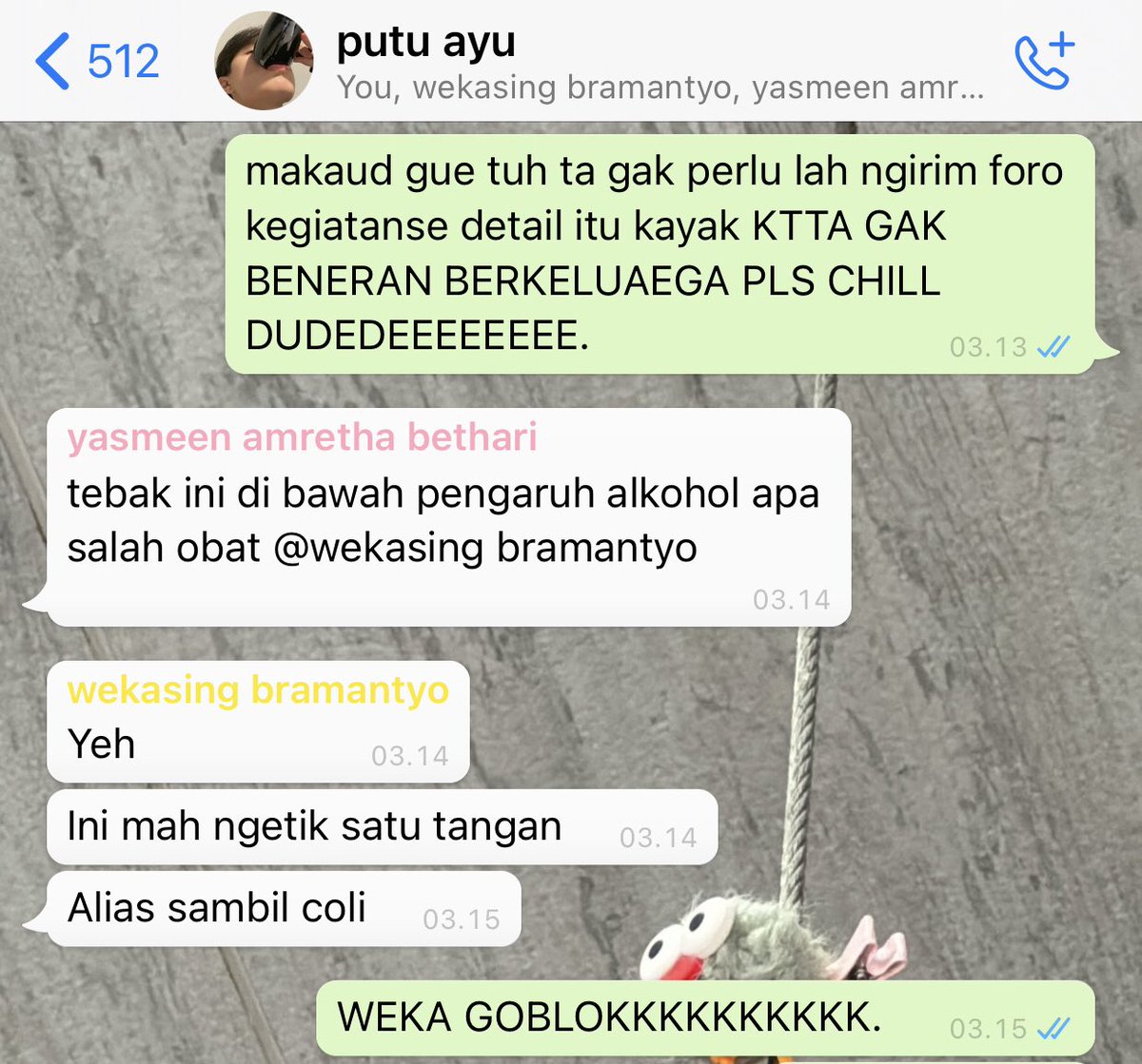 tequirlla's tweet photo. nuthong few tweets au. 

tapi pernah gak sih sakit dan diurusin tapi malah makin sakit soalnya kebanyakan salfok sama yang ngurusin? https://t.co/CEeWXJiSzW