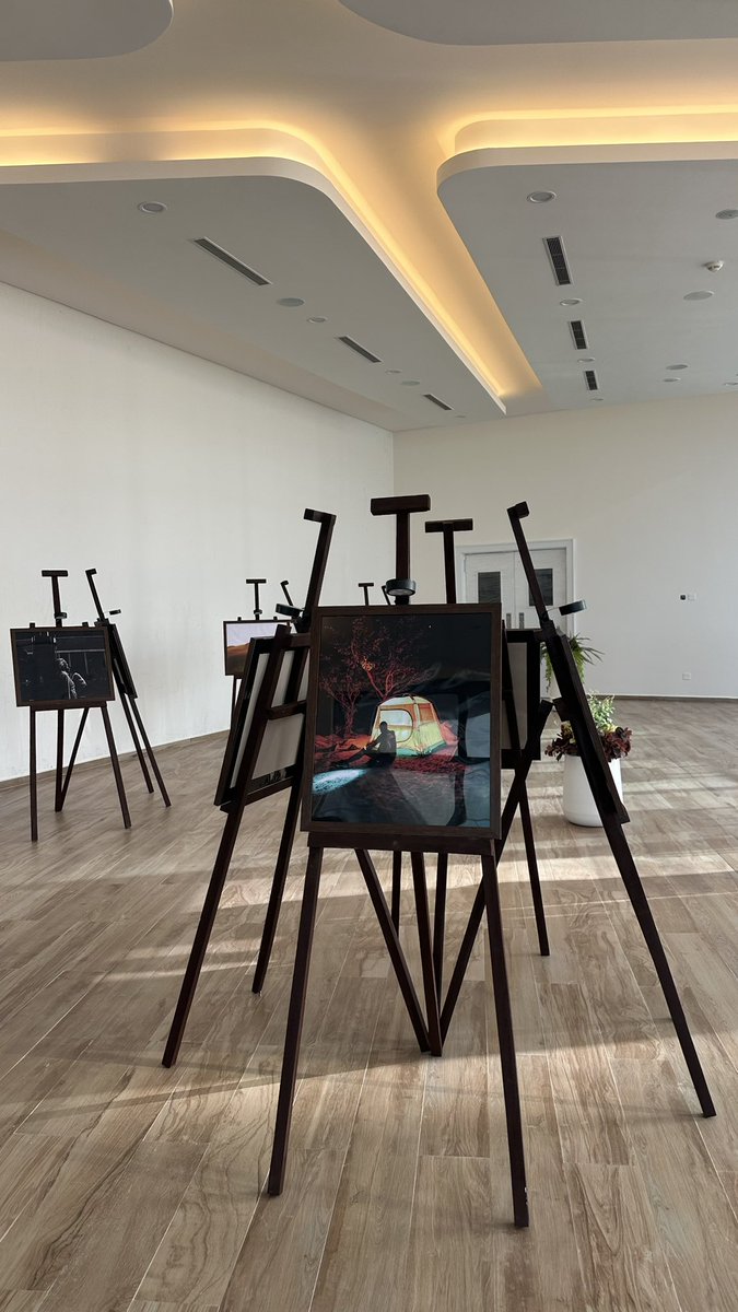 EmmyAkpa's tweet photo. Good people. Good art. Abuja. https://t.co/EdeXnaFpnf
