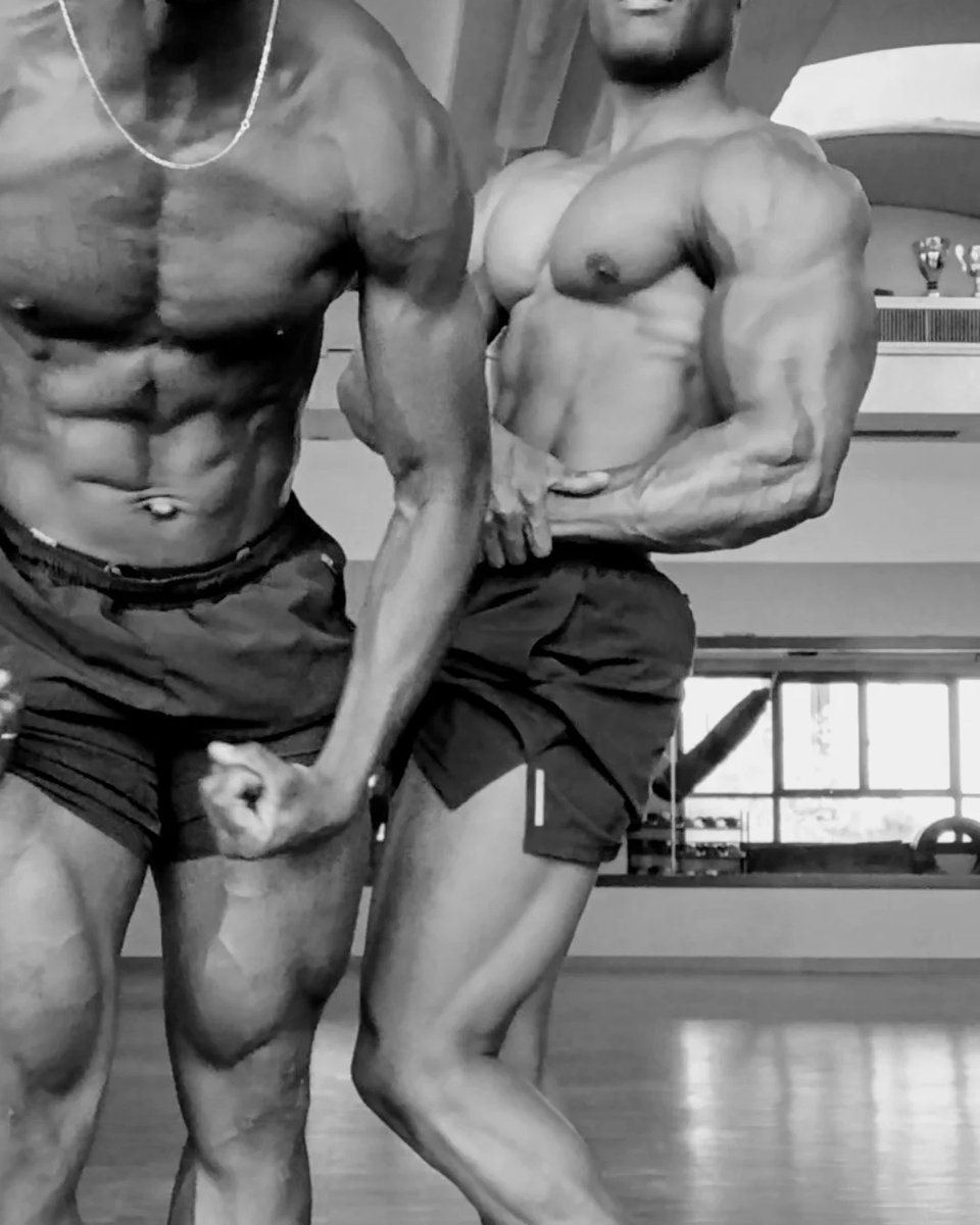 fullmoonband's tweet photo. #backworkout #workhard #workoutmotivation #workouts #palestra #gym #niceday☀️ #fitfam #fit #fitnessmotivation #fitness #fypシ #filmmaker #recent4recent #likesforlike #instalike #photography #performance https://t.co/Fq4Ni6Vfxs