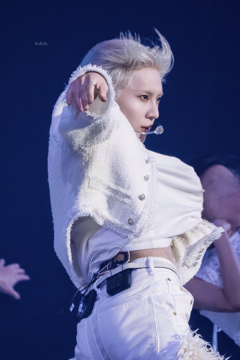 Kekelly0529's tweet photo. 260918 LiMiNaL Day1

Every conversation seems to flow 🎶💜

#TAEMIN #태민 #泰民 #テミン https://t.co/f4DwIwyoWr