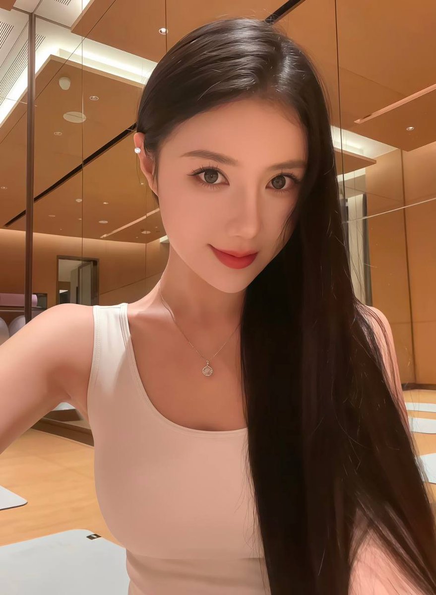 ly_elle's tweet photo. 天塌啦  被06男大给凿了

我人还是现在懵懵的😡

第一视角  要看吗？我准备删了… https://t.co/ybbnfI8BMK