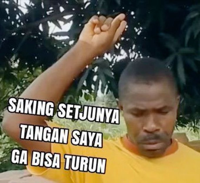 0xJokiGiu's tweet photo. CHEAT CODE HIDUP YANG SERING KITA LUPAIN 👇

💰REZEKI
QS 11:6 → rezeki setiap makhluk
QS 51:22 → rezeki yang berasal dari Allah
QS 65:2-3 → jalan keluar dan rezeki dari arah yang tidak disangka
QS 71:10-12 → istighfar dan keluasan nikmat
QS 14:7 → syukur dan penambahan nikmat
QS 16:114 → rezeki yang halal dan baik

💼KERJAAN & USAHA
QS 53:39 → manusia memperoleh sesuai dengan apa yang diusahakannya
QS 62:10 → bertebaran di bumi dan mencari karunia Allah
QS 9:105 → bekerja/beramal dan Allah melihat pekerjaan tersebut
QS 28:77 → mencari kebahagiaan akhirat tanpa melupakan bagian di dunia
QS 94:5-6 → bersama kesulitan ada kemudahan

💸UTANG & KESEMPITAN EKONOMI
QS 2:280 → memberi tenggang waktu kepada orang yang kesulitan membayar utang
QS 2:286 → Allah tidak membebani seseorang melampaui kemampuannya
QS 65:7 → Allah memberi kelapangan sesuai rezeki yang diberikan-Nya
QS 2:245 → konsep memberi dan “pinjaman yang baik” kepada Allah

❤️JODOH & KELUARGA
QS 24:32 → anjuran menikahkan orang yang belum menikah
QS 30:21 → pasangan, ketenteraman, kasih sayang, dan rahmat
QS 25:74 → doa agar diberi pasangan dan keturunan yang menyejukkan hati
QS 28:24 → doa Nabi Musa memohon kebaikan yang diturunkan Allah

🧠KETENANGAN HATI
QS 13:28 → hati menjadi tenteram dengan mengingat Allah
QS 48:4 → ketenangan yang Allah turunkan ke dalam hati
QS 94:5-6 → kesulitan disertai kemudahan
QS 3:173 → tawakal ketika menghadapi ancaman/kekhawatiran
QS 2:286 → memohon ampunan, rahmat, dan pertolongan

🚪JALAN KELUAR & KEMUDAHAN
QS 65:2-3 → takwa, jalan keluar, dan rezeki
QS 94:5-6 → kesulitan disertai kemudahan
QS 29:69 → kesungguhan di jalan Allah dan petunjuk
QS 2:216 → sesuatu yang tidak disukai bisa mengandung kebaikan
QS 3:159 → kelembutan, musyawarah, dan tawakal

🙏ISTIGHFAR & KELAPANGAN
QS 71:10-12 → memohon ampun dan keluasan nikmat
QS 11:3 → istighfar, taubat, dan pemberian kenikmatan
QS 8:33 → istighfar sebagai salah satu sebab tidak ditimpakannya azab

NO PAYWALL,
NO SUBSCRIPTION,
NO PREMIUM ACCES.
JUST CHEAT CODE 
#zonauangㅤ #bealanjaㅤ #studytwt