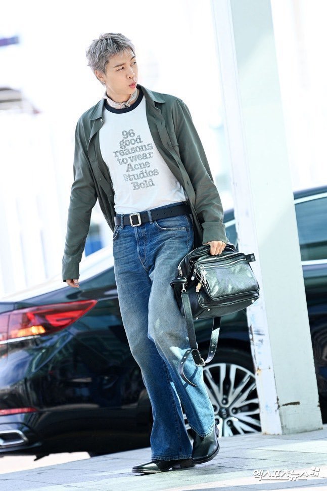 insangwhy's tweet photo. 몸이 정말..육감적인 https://t.co/vFzBusgf93