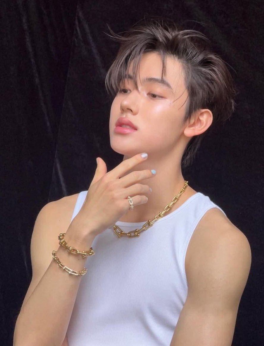 eomieee_'s tweet photo. i mean? sinong hindi?🙇🏻‍♀️ https://t.co/62H20L9L7k