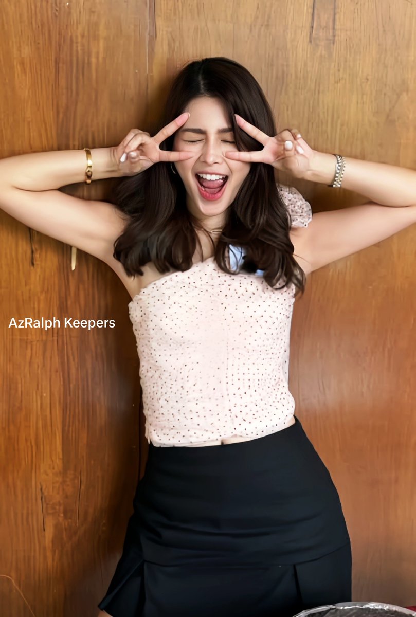 kittyporous's tweet photo. Hello, Julia 💛 si Tristan po nag pic. https://t.co/xzp4YFLUPb
