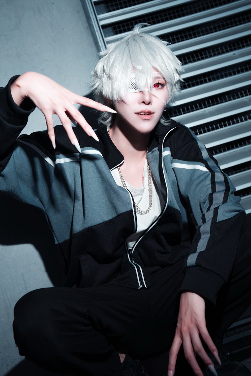 YAgU_890's tweet photo. 【Cosplay/🌈🕒/🎲】

──────
 
       928の日🦇🎲

──────

kzh  @YAgU_890

📸まっぷうさん
#ガタケット185 https://t.co/9LzlAUOEZf