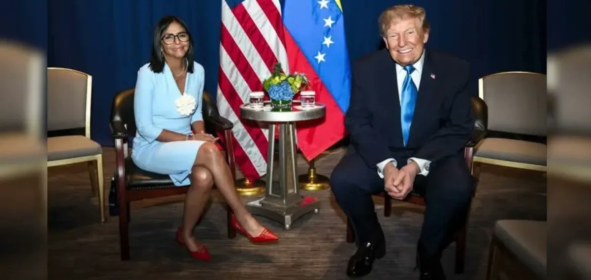 fronteira_livre's tweet photo. POLÍTICA EXTERNA I Encontro de Trump e Delcy Rodríguez gera protestos na ONU. Primeiro encontro após captura de Maduro reúne cúpula da Casa Branca #venezuela #politicaexterna #fronteiralivre #eua #trump #delcyrodrigues https://t.co/rwiQK3pP85 https://t.co/LHLBZvrBEU