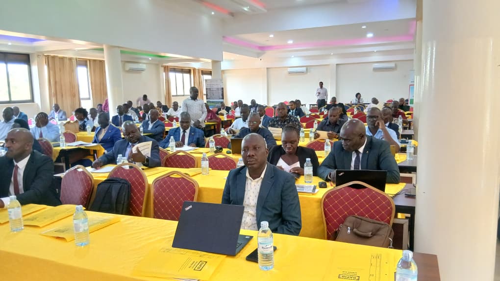 CSBAGUGANDA's tweet photo. The Minister @mopsuganda Gen. Edward Katumba Wamala delivered the keynote address on behalf of the Minister of Finance, Planning and Economic Development. 

He noted that Local Governments are the engine of service delivery, stating that when health, agricultural, or road services underperform, the responsibility rests with Local Governments hence the importance of strong Central Government Local Government collaboration. He urged Local Governments present to leverage the Ministry of Finance and line Ministries to close key service delivery gaps.
#KnowYourBudget27 @mofpedU @ACODE_Uganda @SEATINIUGANDA @FRAUGANDA @tiuganda1 @wecisnet @WDFUganda @SensitiseUg @REAP_UGANDA @IMFAfrica