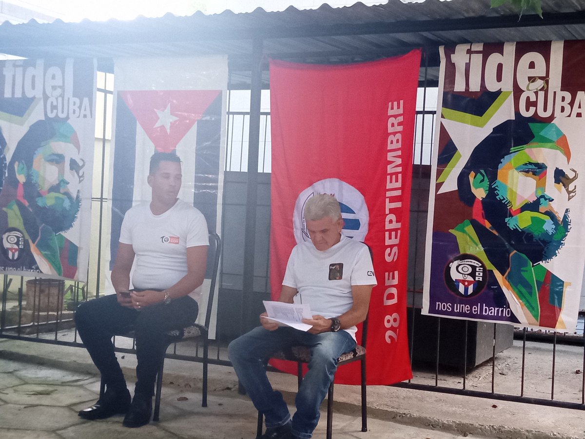 FerrerSulema's tweet photo. En el #CENCuba se inicia la jornada laboral con matutino especial, en saludo al 66 Aniversario de  los CDR. 
#DesdeElBarrioJuntoAFidel 
#JuntosPorLaDemocracia https://t.co/ABqFVi06NX