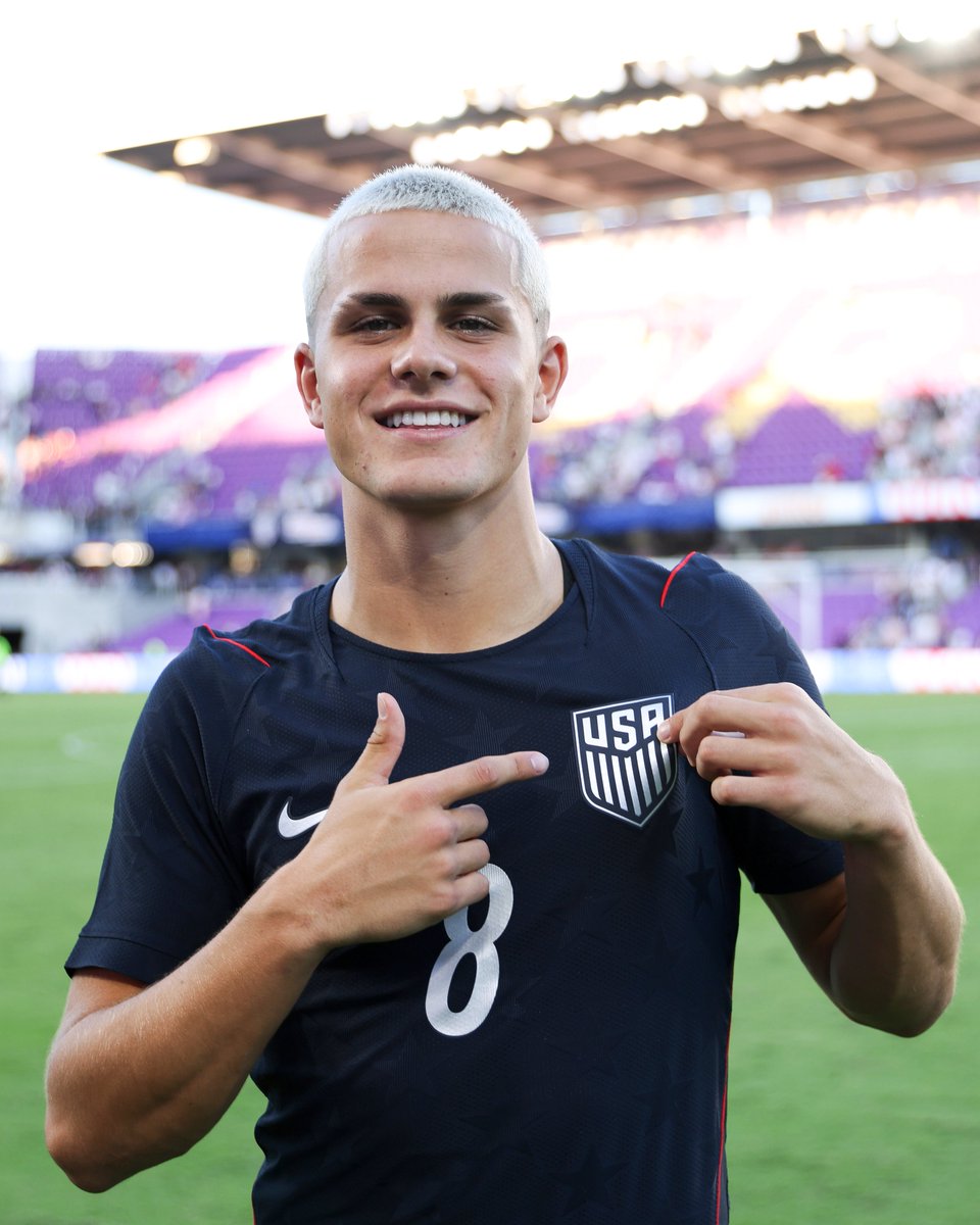 brfootball's tweet photo. Celebrating Cavan Sullivan on his 17th birthday 🌟

The teenager has 10 goals and 9 assists in 30 matches for Philadelphia Union this season and recently became the youngest player to start a USMNT match since Freddy Adu. https://t.co/nu0UoKuKa0