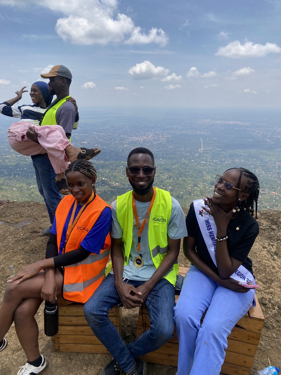 ahereza91349's tweet photo. We made it to the top of Wanale Falls! Nothing beats this view of Mbale City. https://t.co/bFQkLVqQMa